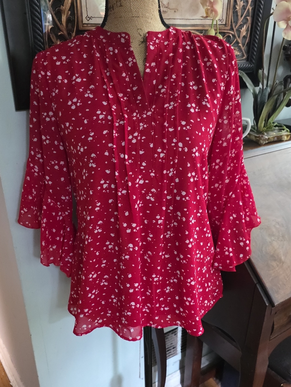Women’s Red Heart-Print Pleated V-Neck Blouse by